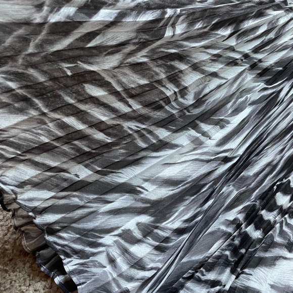 Talbots pleated skirt size 12 - Picture 3 of 6